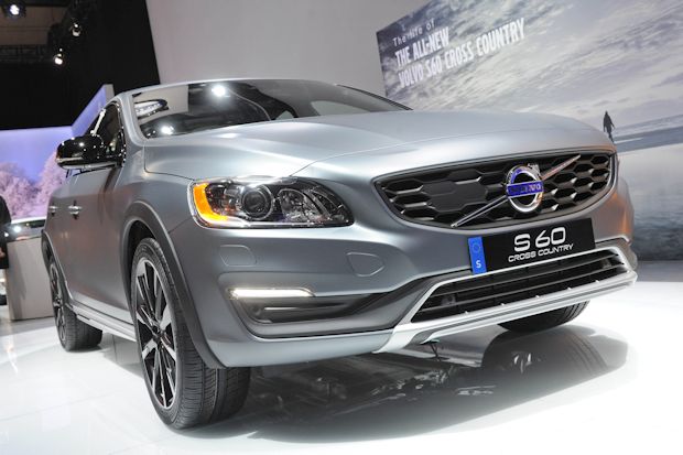 Mit dem S60 Country baut Volvo seine Cross Country-Reihe aus.