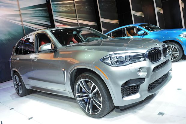 Kraftvoller Auftritt - Der BMW X5 M und X6 M feiern gemeinsame Weltpremiere.