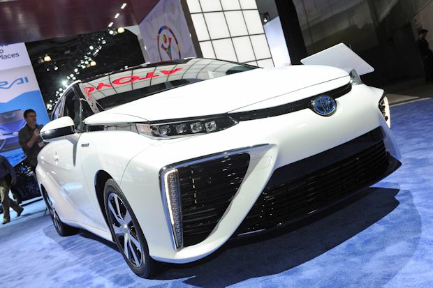 Mit dem Toyota Mirai soll 2015 die automobile Brennstoffzellen-Zukunft beginnen.