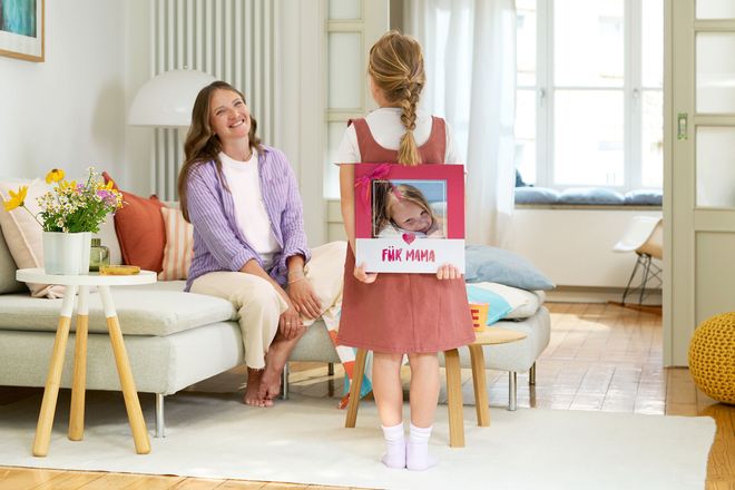 Mit Liebe verschenken: Aus persönlichen Fotos können kreative und originelle Präsente für den Muttertag werden.