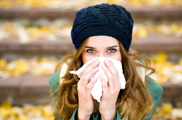 Wenn alle Welt schnieft und hustet, kann man den Erkältungsviren nur schwer entkommen.